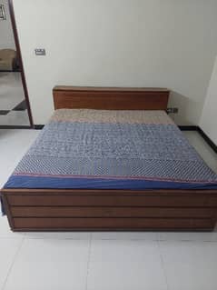 wooden king size bed