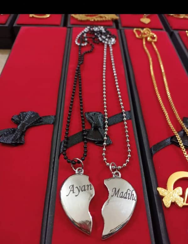 Beautiful Broken Heart Necklace 