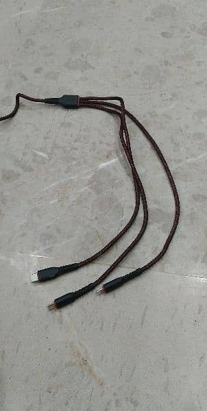 CAR MULTI MOBILES CHARGING CABLE. 2