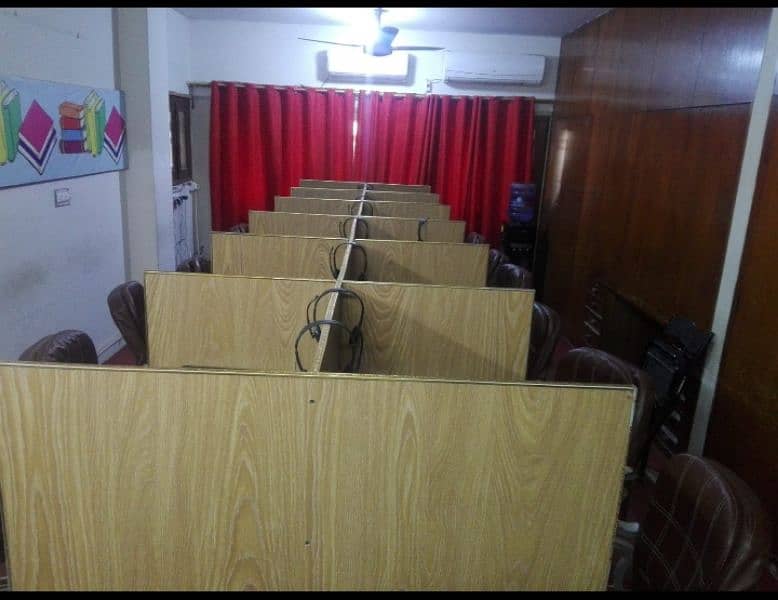 20 seats Call center  sharah Faisal 0/3/3/6/8/0/8/7/3/4/2 7