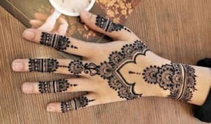 Mehndi lagwyen ghar bethay