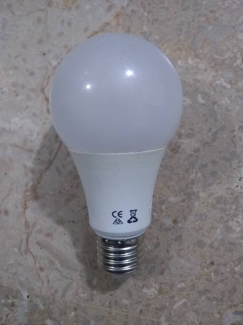 5w 12w 15w 18w & 30w 40w led bulb without waranty. & box 0
