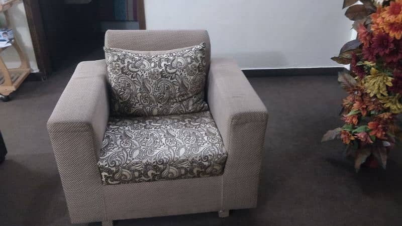 Six Seater Sofa in Awesome Condition 1