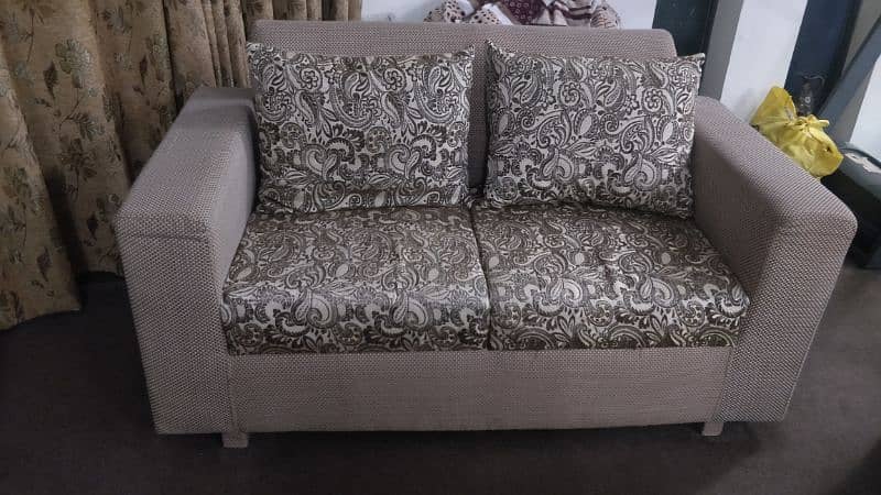 Six Seater Sofa in Awesome Condition 2