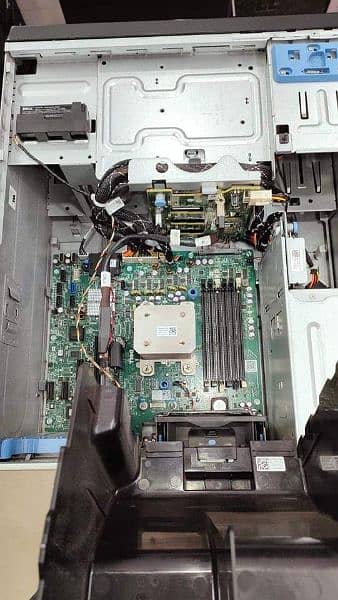 Dell PowerEdge T310. server . CPU 6
