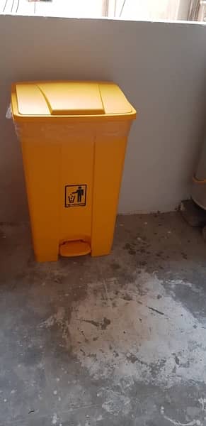 Dustbins / pedal bins / mop trolley / Drum 5