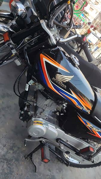 Honda CG125 - 2018 Balck Color -First Owner One Hand Used - Registered 9