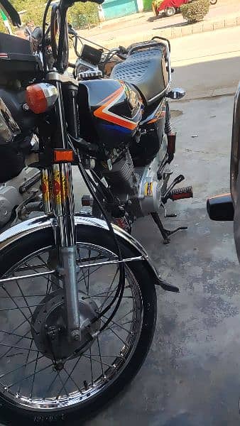 Honda CG125 - 2018 Balck Color -First Owner One Hand Used - Registered 14