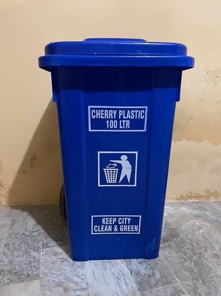 Dustbins 240 liter / pedal bins 10