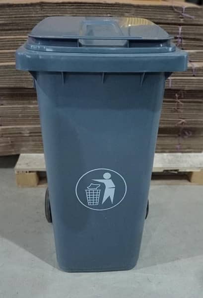 Dustbins 240 liter / pedal bins 11