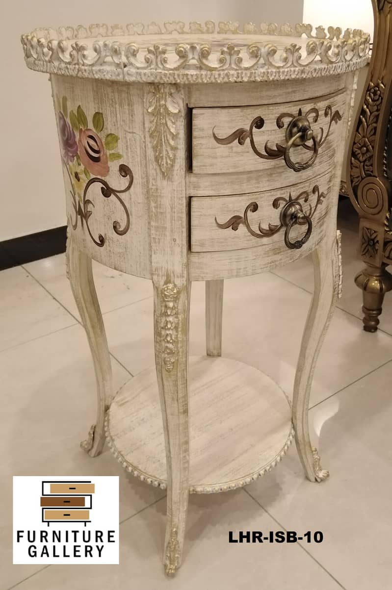 Coffee Table / Corner Table / Small Round Table 2