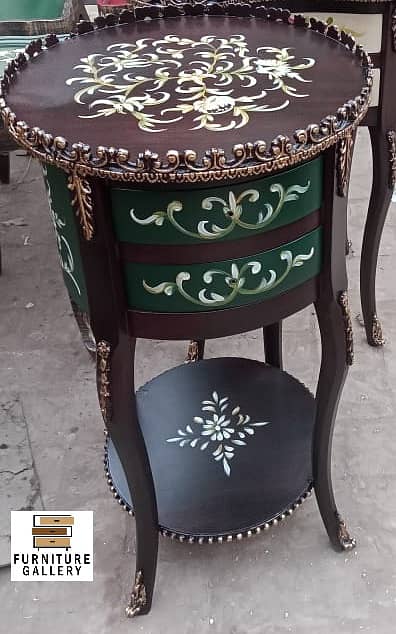 Coffee Table / Corner Table / Small Round Table 3
