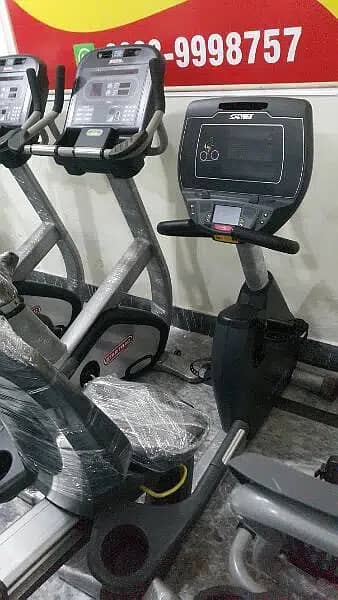 (DHALh) Life Fitness USA Comercial Treadmills 5