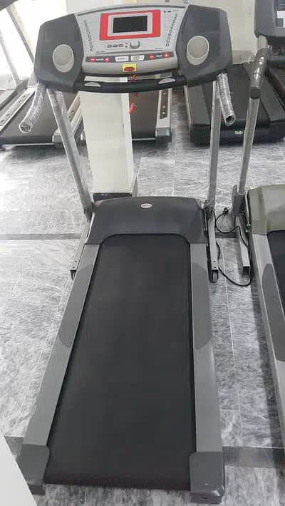 (Gjrnwla) Life Fitness USA Comercial Treadmills 2
