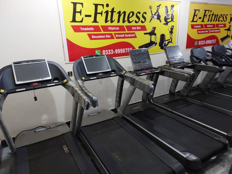 (TRdKr) Life Fitness USA Comercial Treadmills 1