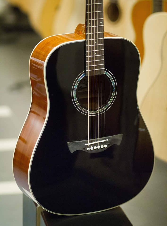 Yamaha Fender Tagima Deviser brand Guitars & violins ukuleles 8