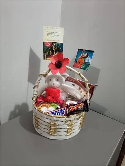 veltineday basket  Rs 2500