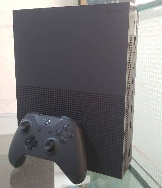 Special Edition Xbox One S 0