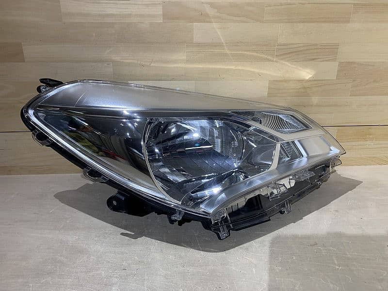 Toyota vitz 2018 model headlights available 2