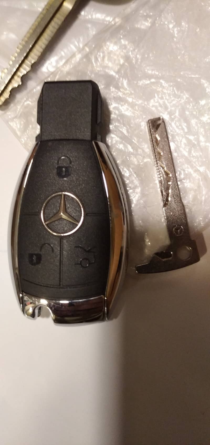 Mercedes Benz Original New Remote with key 0