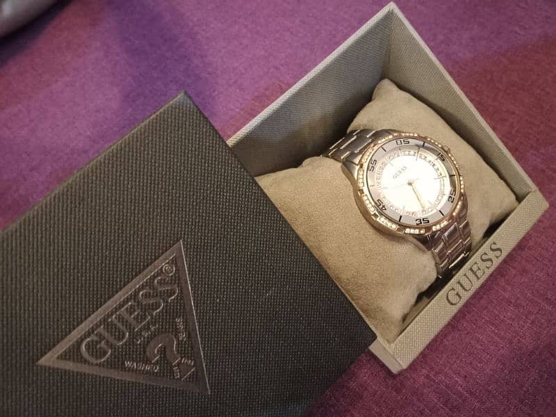 Guess watch with box excellent condition 5