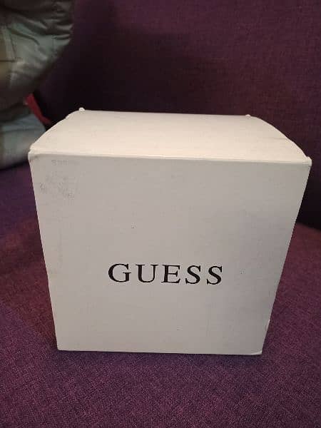 Guess watch with box excellent condition 7