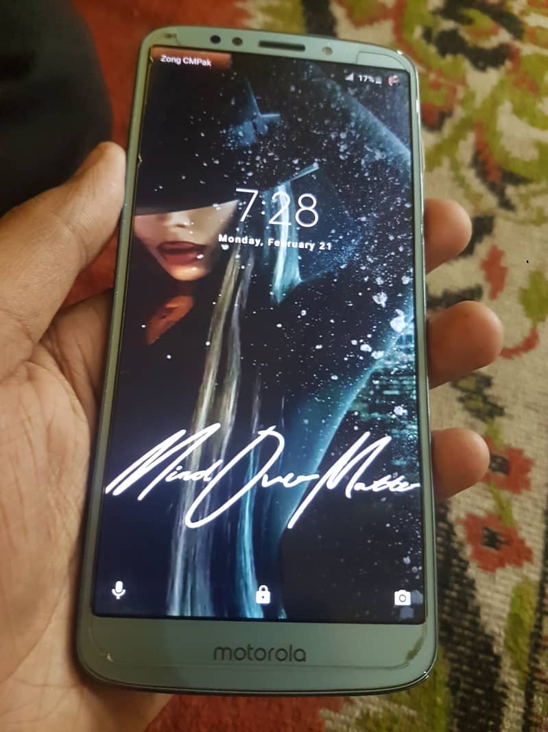 Moto e5 Plus 1