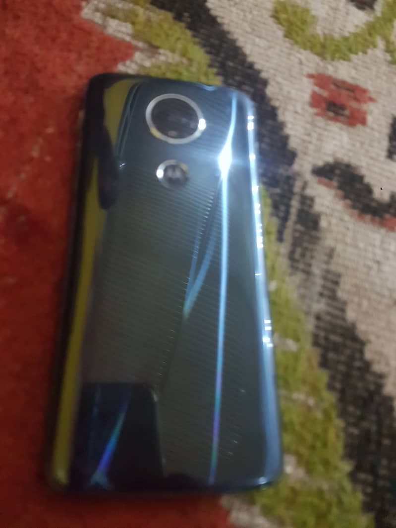 Moto e5 Plus 4