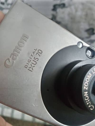 Canon lxus 70 made in Japan