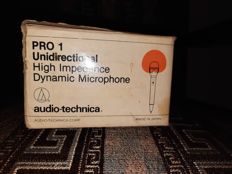 Microphone 6