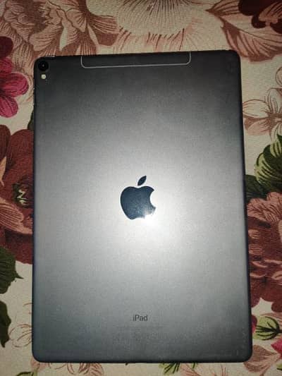 i pad pro 10.5 inch like new - Tablets - 1046699190