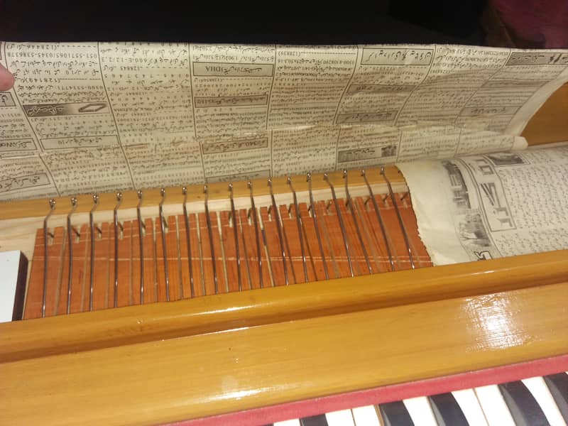 Harmonium for sale condition best only for music learners 3