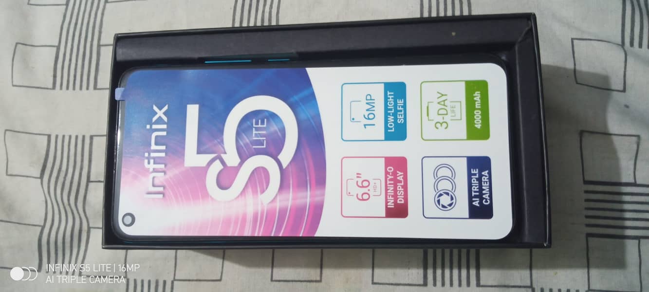 Infinix s5 lite (4 64) 0