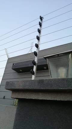 Electric Fencing for Home and commercial area Razor wire Barbed wire