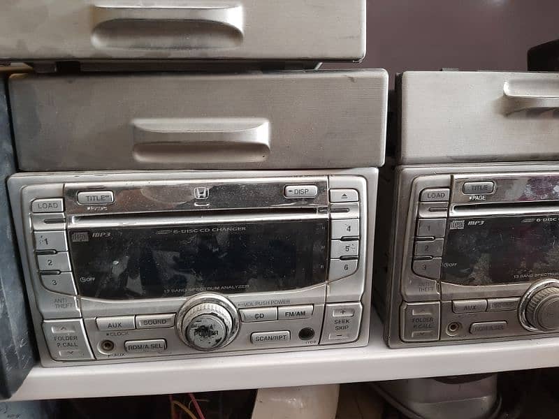 CD player with aux option 6 CD ikethi leg jati hy Honda k Original 0