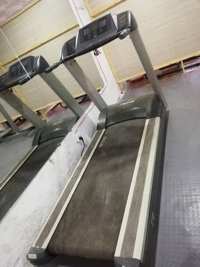 treadmill / runner commercial