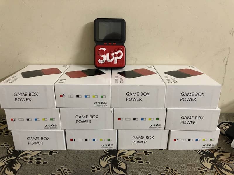 M3 SUP GAME BOX 900 in 1 with 4gb memory card 0