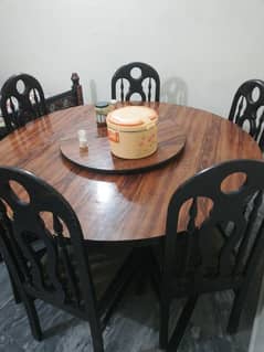 6 Seater Dinning table in good quality