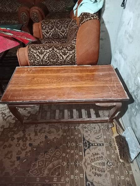 table with good condition 1