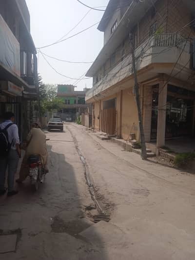 Single bed flat in prime location of Bharakau