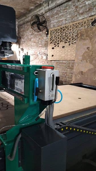 CNC Machine/Cnc wood Cutting Machine/CNC Wood Designing Machine 6