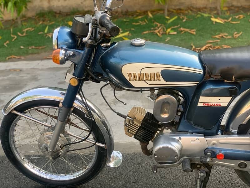 Yamaha deluxe 100 1980 model 2