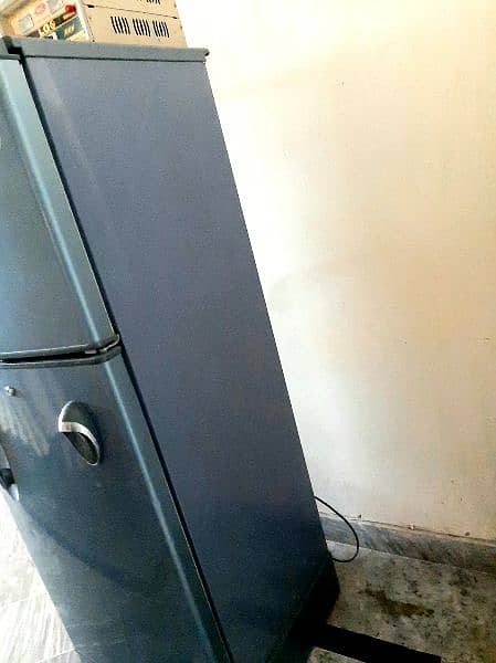 LG Refrigerator/Fridge , Non Frost in Excellent Condition 2