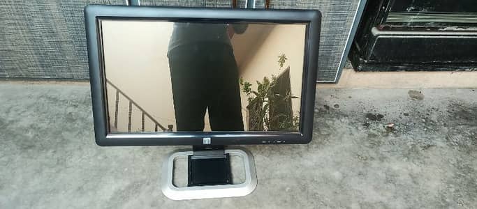 22 Inches touch screen LCD 0