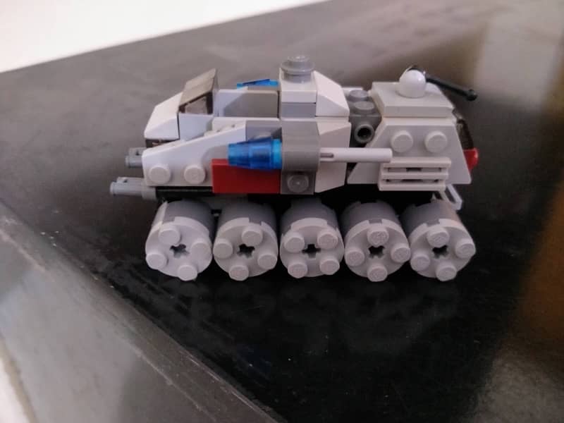 LEGO 75028 Star Wars Clone Turbo Tank Microfighter 0