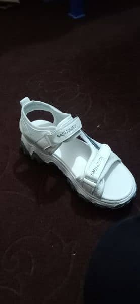 imported heel sandals 3