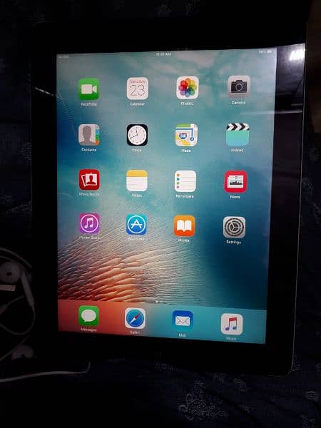 Apple ipad 3  16Gb  condition 10/10 with charge handfree 5