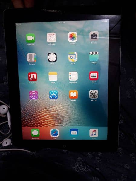Apple ipad 3  16Gb  condition 10/10 with charge handfree 6