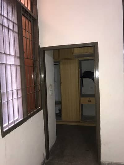 Room & Living Space available on Rent