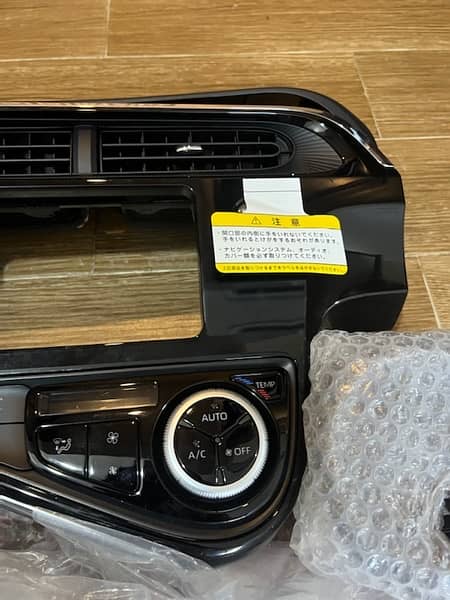 Toyota Aqua Interior dashboard Panel Climate Ac Available 3